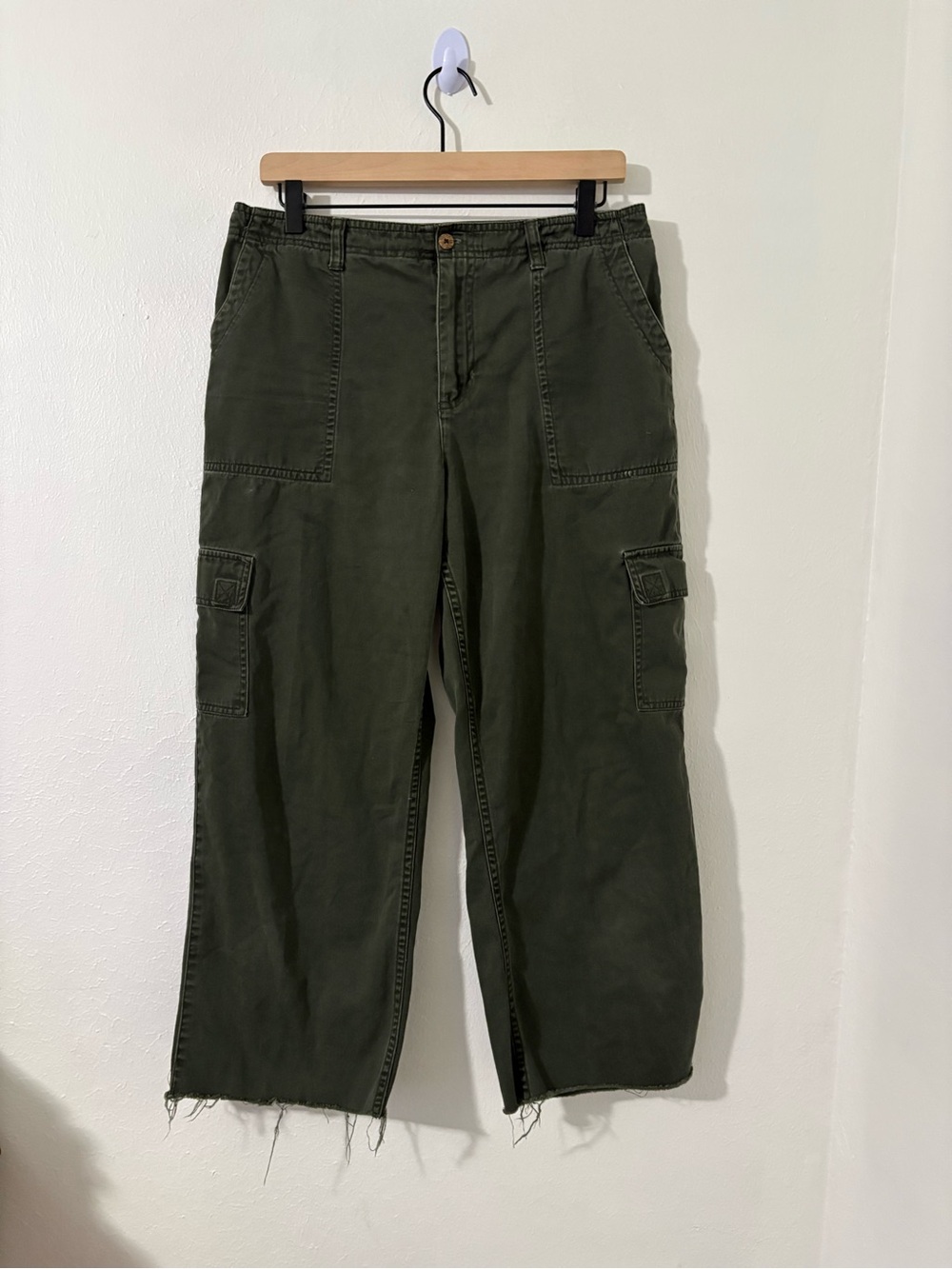 Caribbean Joe Utility Cargo Capris | Size: 10